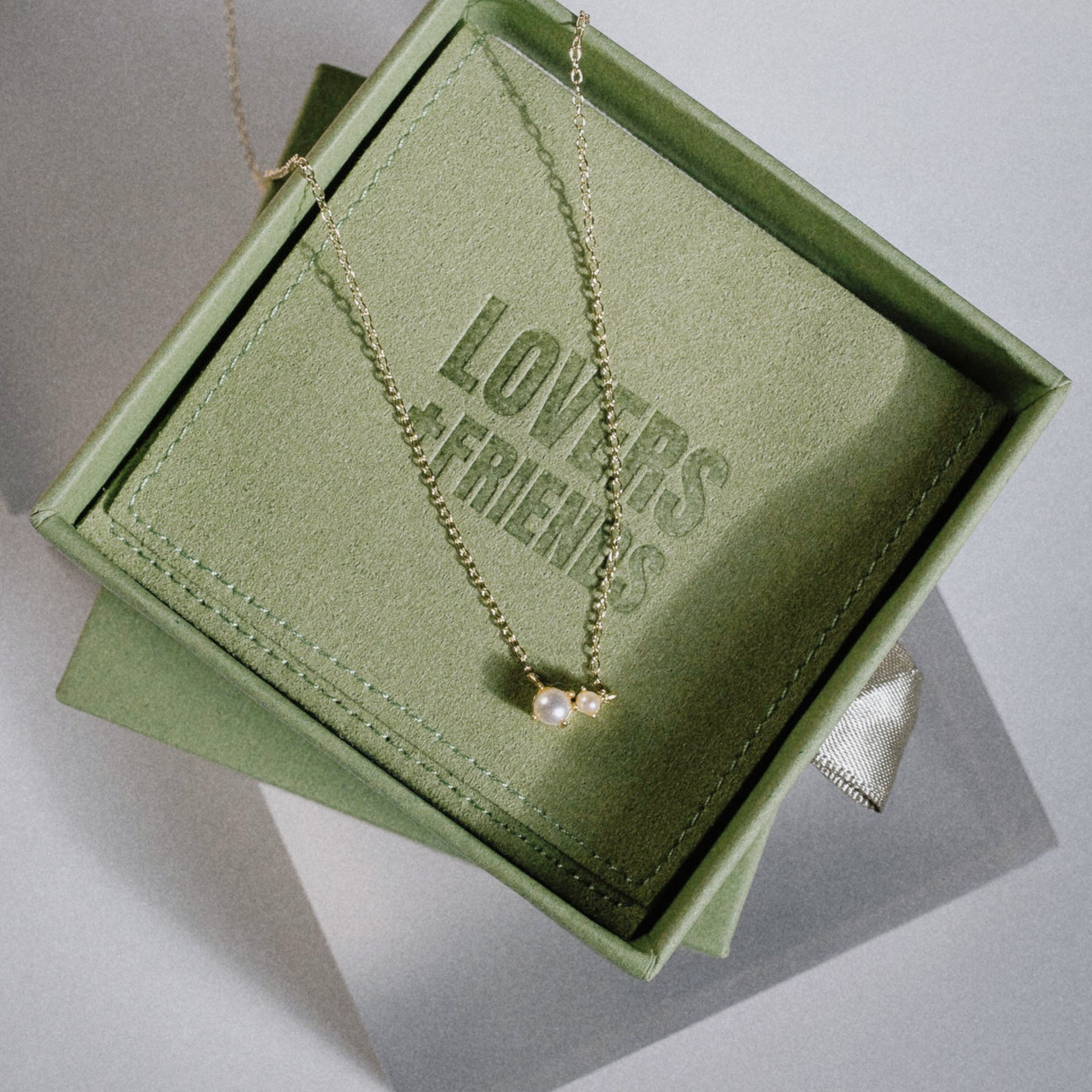 BABE NECKLACE