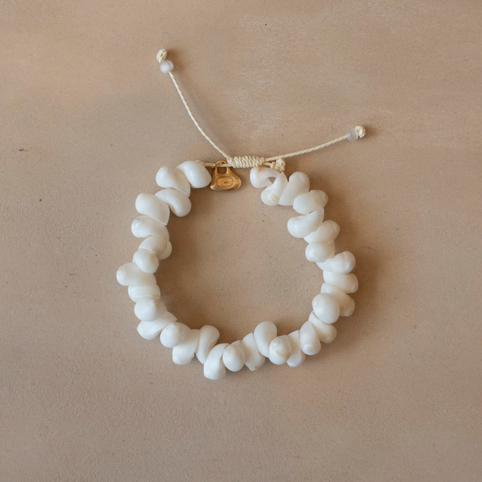 SHELL BRACELET
