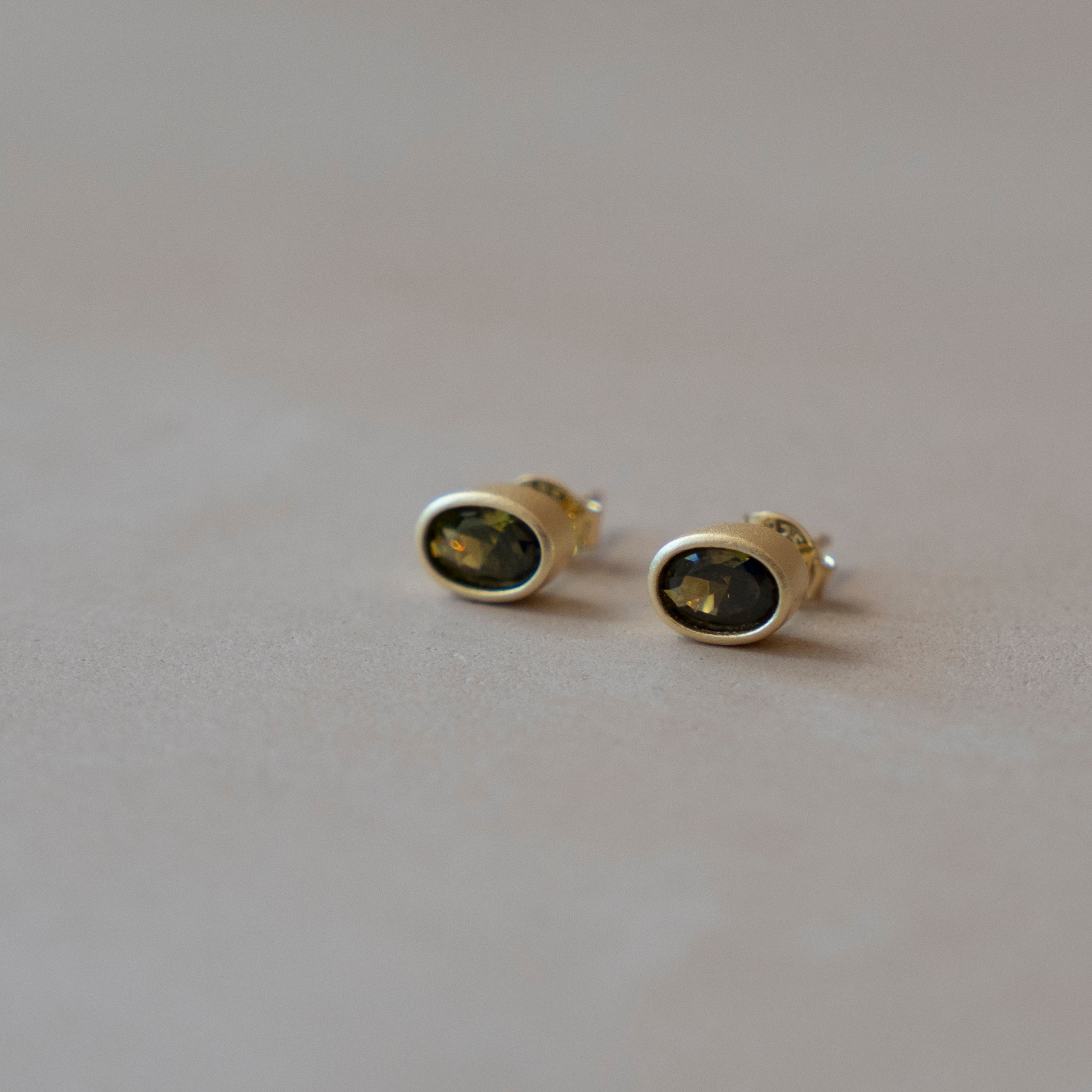 HAZE STUDS