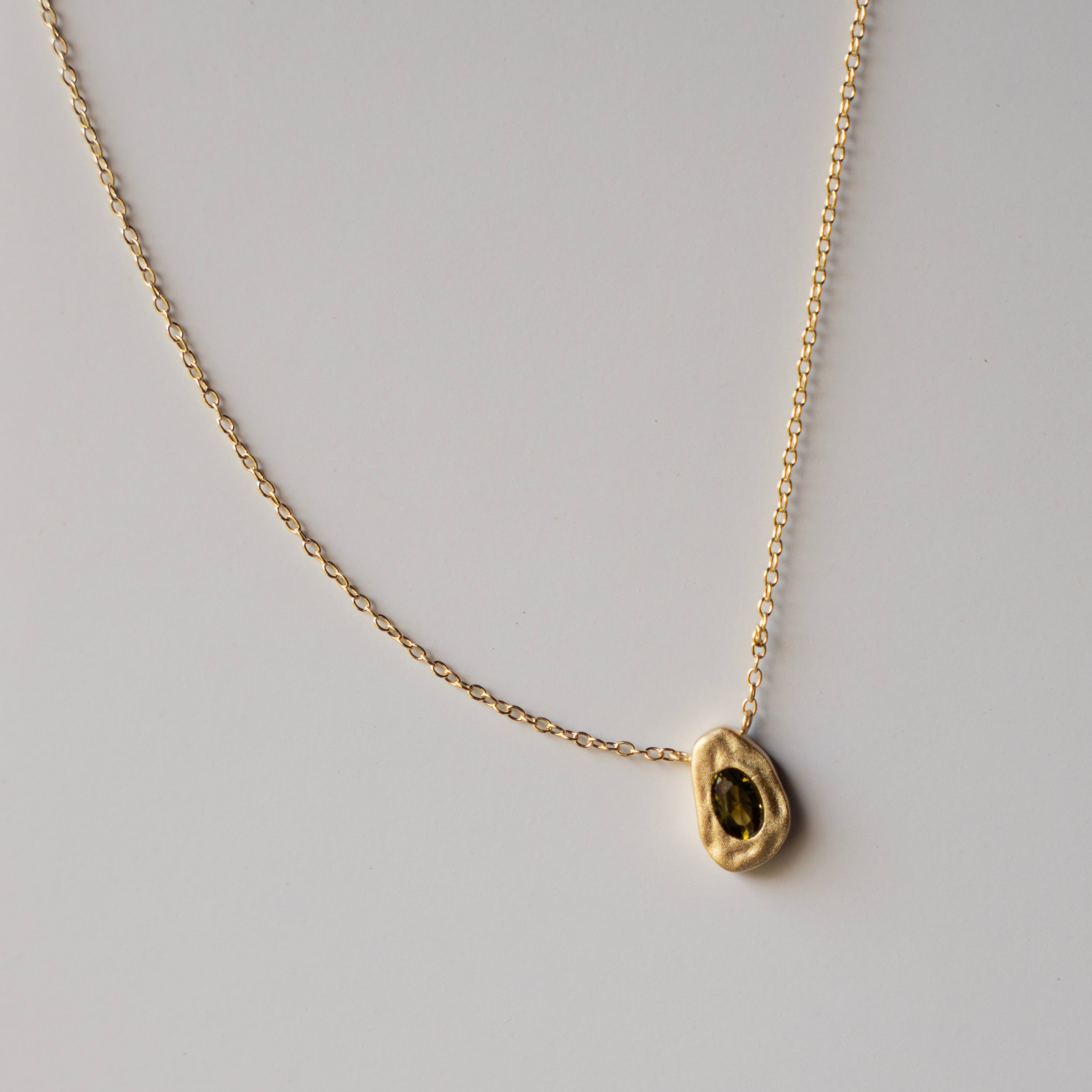 ROGUE NECKLACE