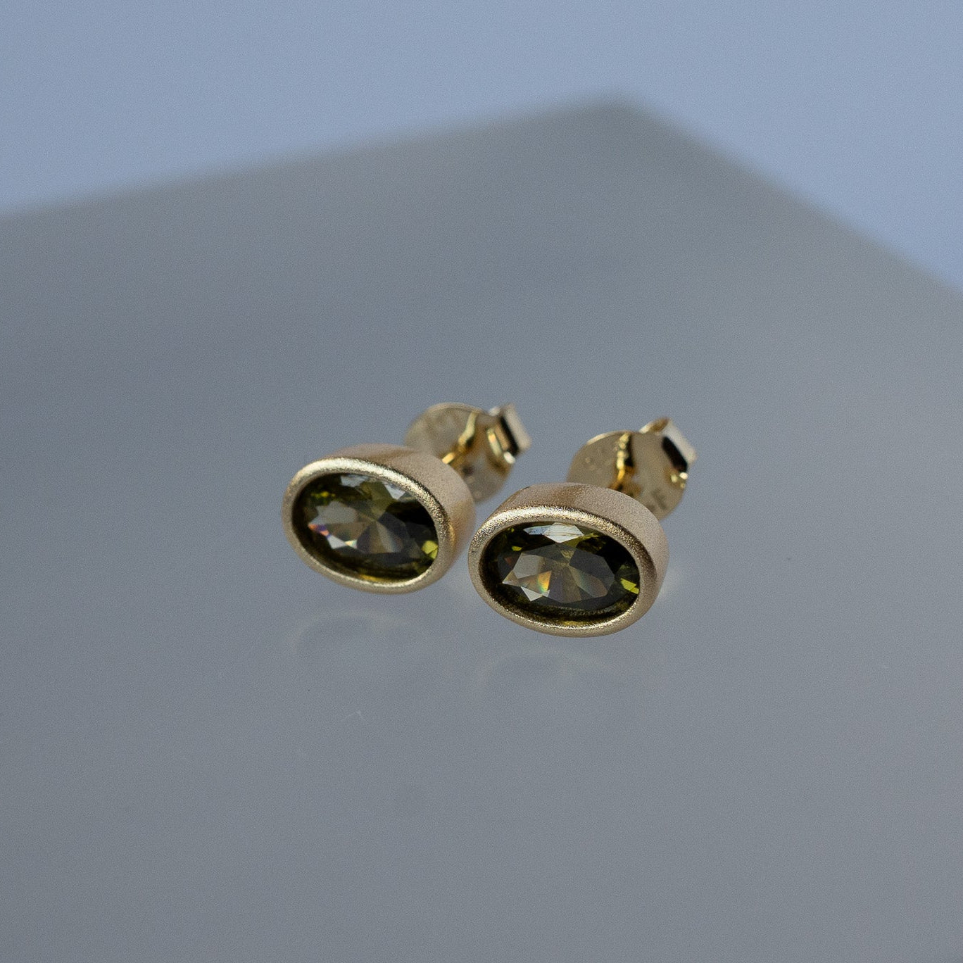 HAZE STUDS