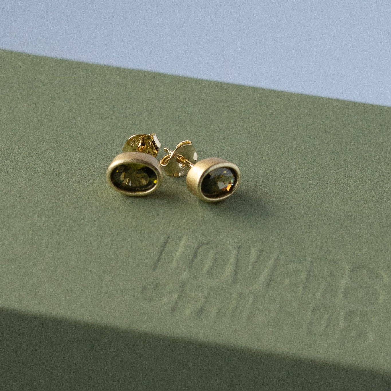 HAZE STUDS