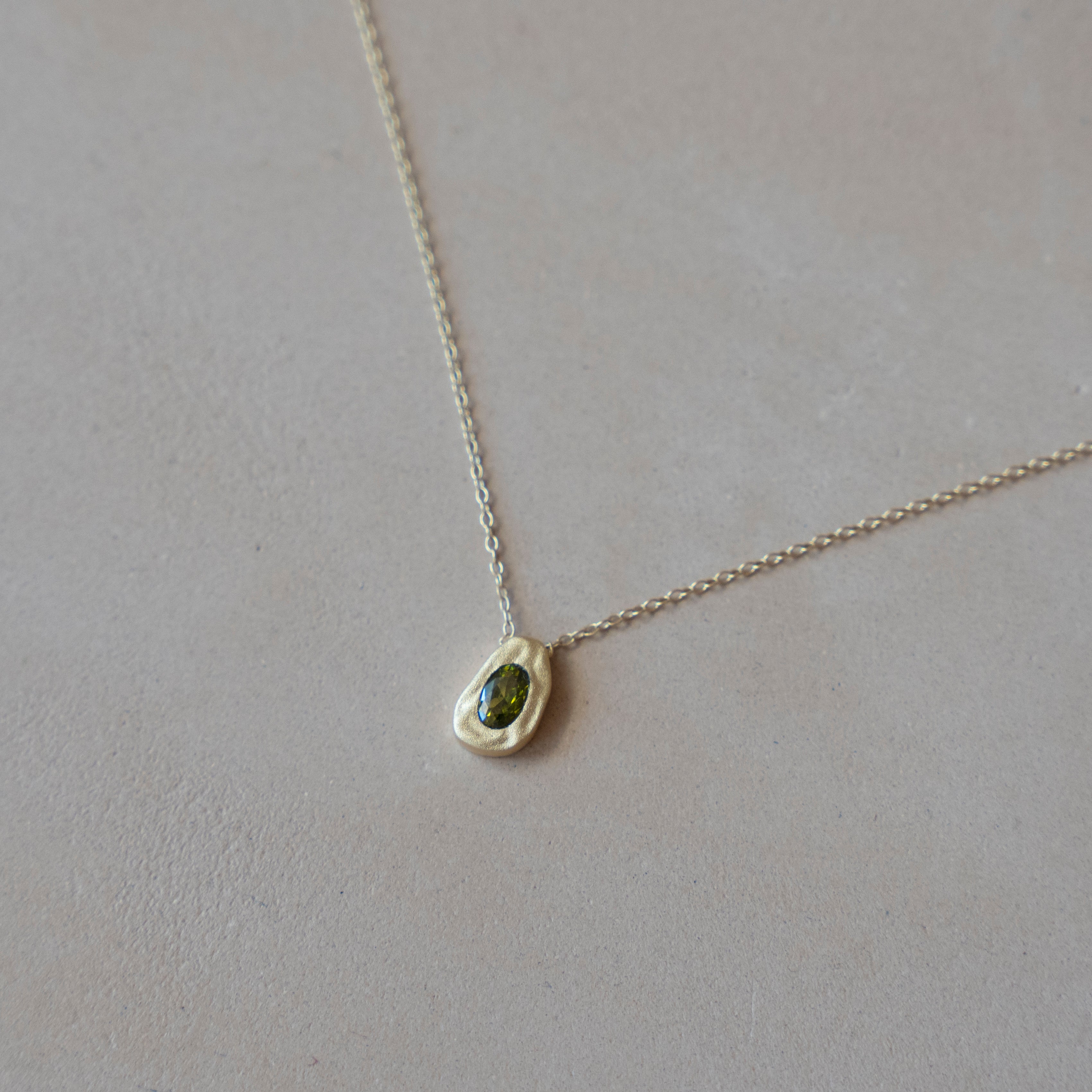 ROGUE NECKLACE