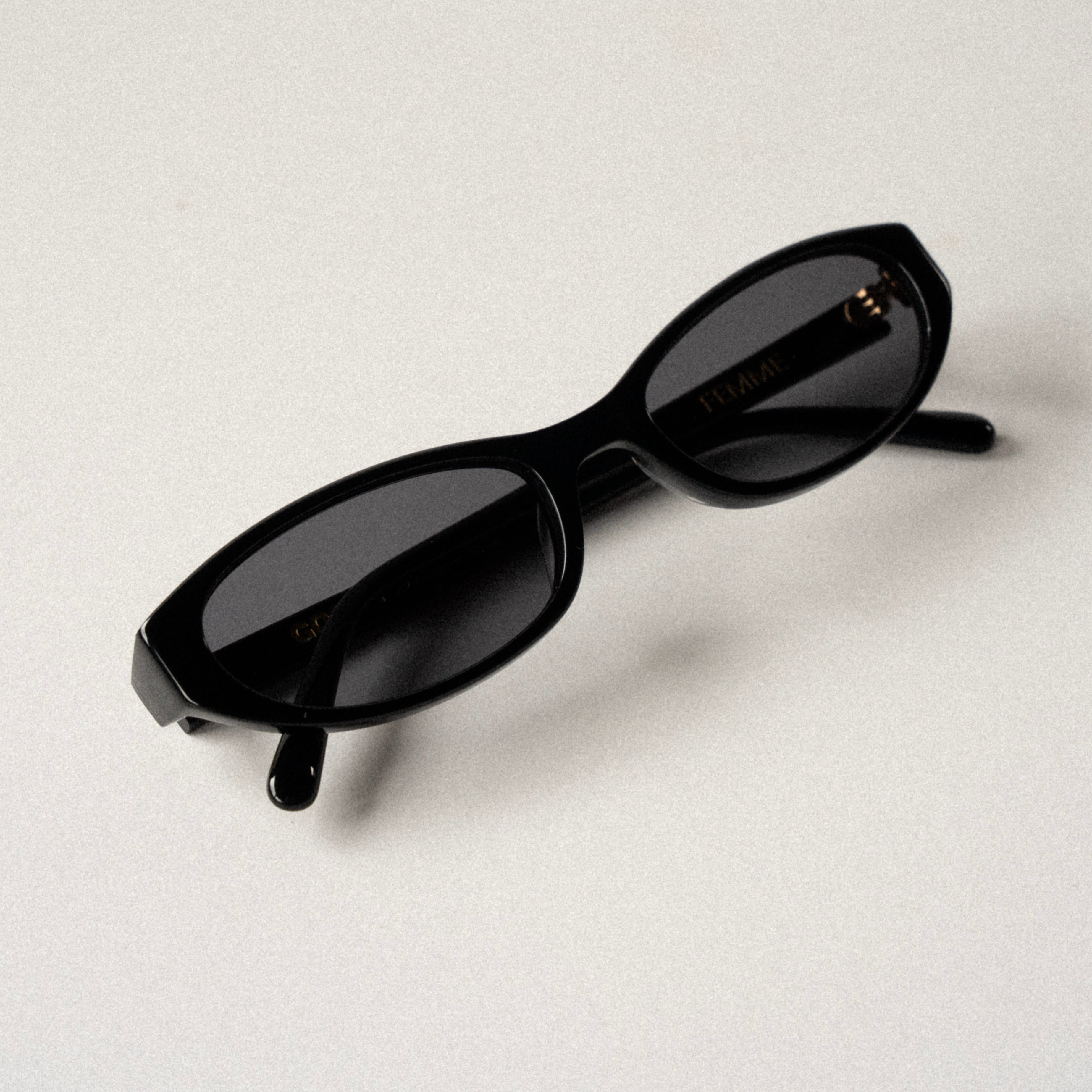 FEMME NOIR