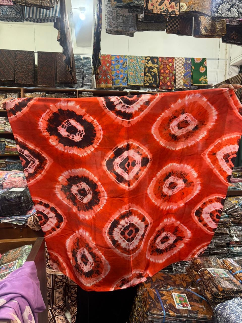 Silk sarong tie dye (square)