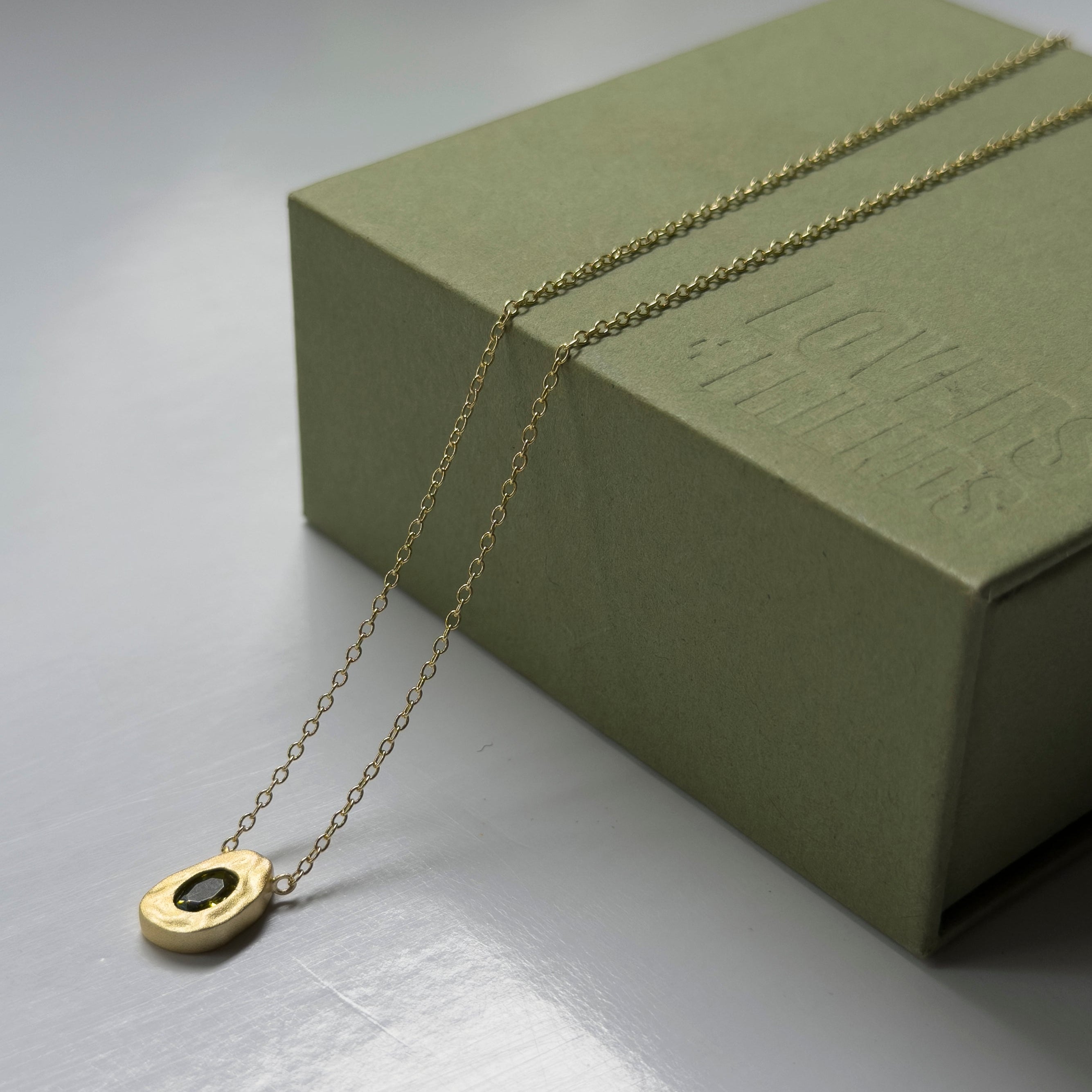 ROGUE NECKLACE