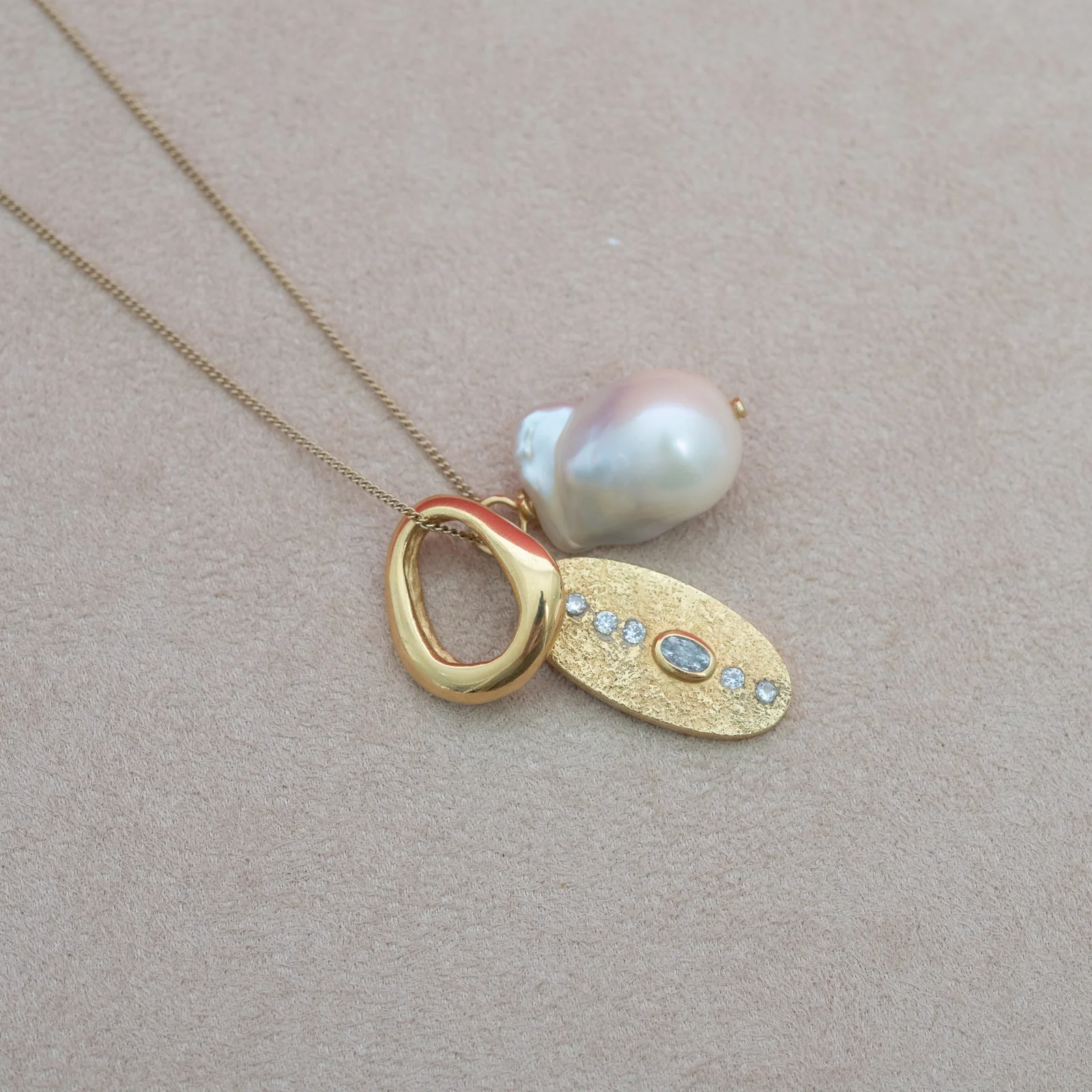 Mahina pendant