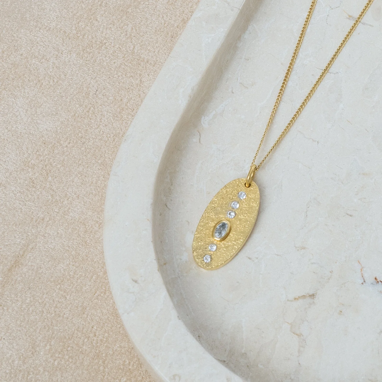 Mahina pendant